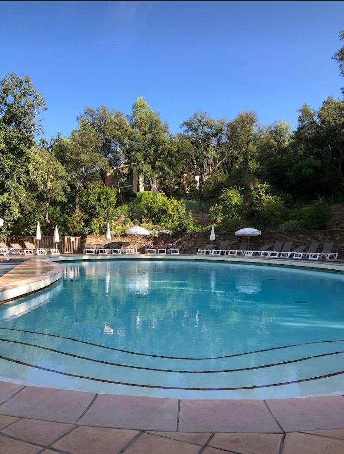 Charmant Appartement Village Restanques De Saint Tropez Гримо Экстерьер фото